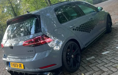 Huur Volkswagen Golf 7.5 GTI TCR