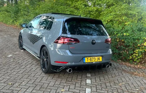 Huur Volkswagen Golf 7.5 GTI TCR