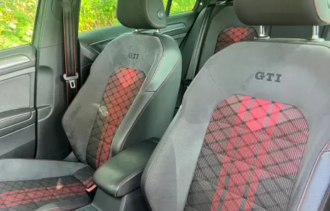Huur Volkswagen Golf 7.5 GTI TCR