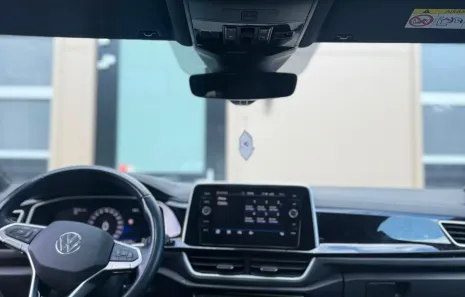 Huur Volkswagen T-Roc R-Line
