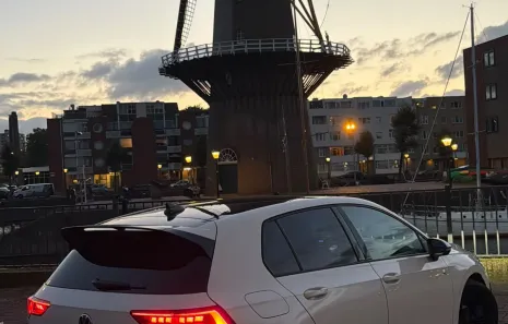 Huur Volkswagen Golf 8.5R