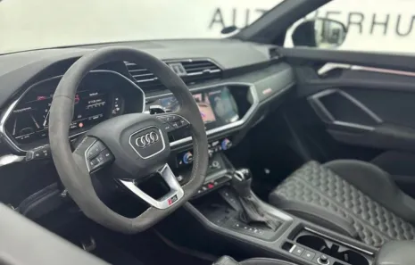 Huur Audi RSQ3 10 years Edition
