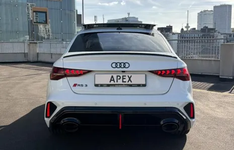 Huur Audi RS3 Limousine (2026)