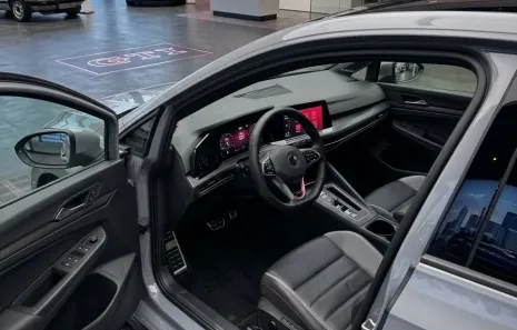 Huur Volkswagen Golf 8 GTI