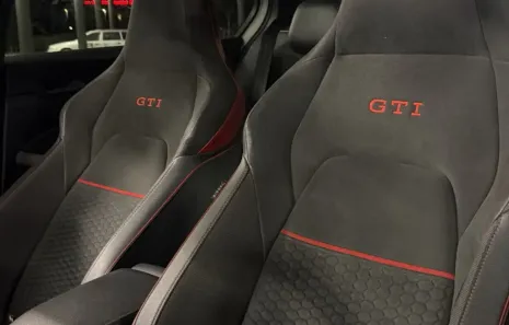 Huur Volkswagen Golf 8 GTI Clubsport
