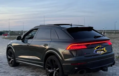 Huur Audi RSQ8 Performance