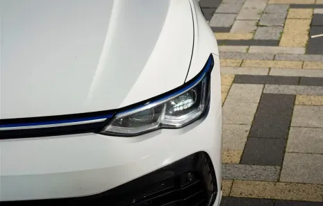 Huur Volkswagen Golf 8R 20 Years Edition