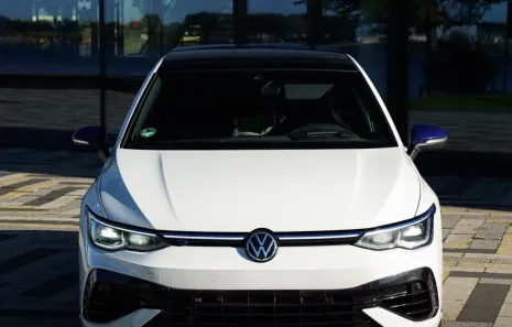 Huur Volkswagen Golf 8R 20 Years Edition