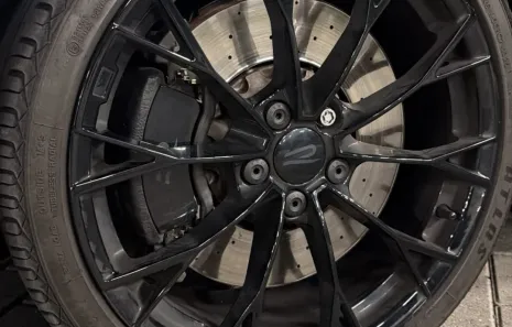 Huur Volkswagen Golf 8.5R Black Edition