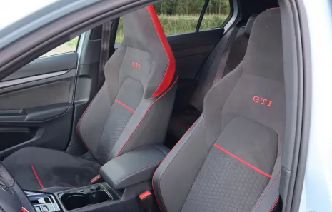 Huur Volkswagen Golf 8.5 GTI Clubsport