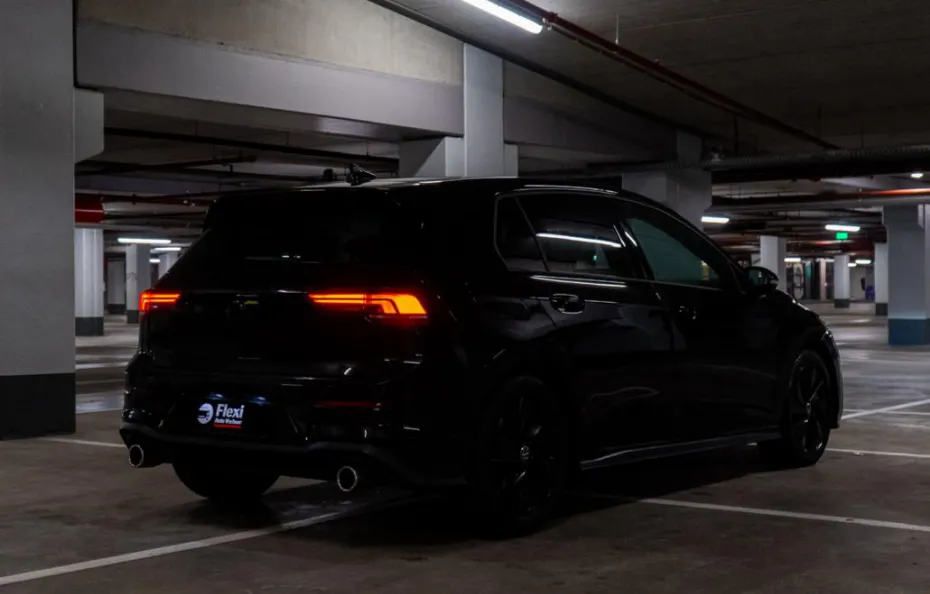 huur Volkswagen Golf 8.5 GTI 1