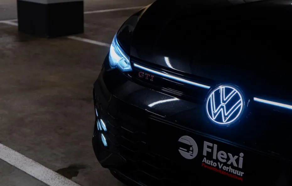 huur Volkswagen Golf 8.5 GTI 1