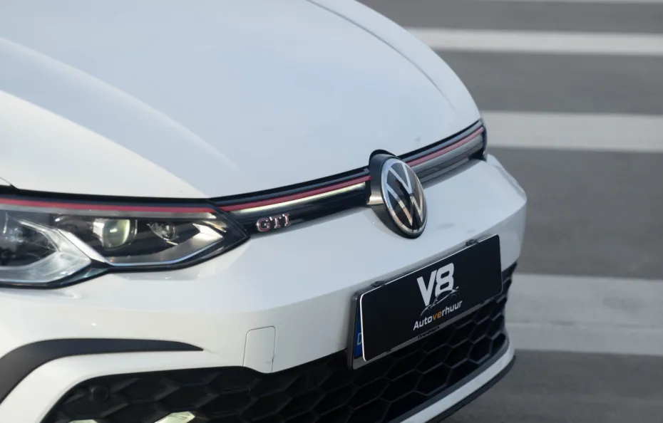huur Volkswagen Golf 8 GTI 1