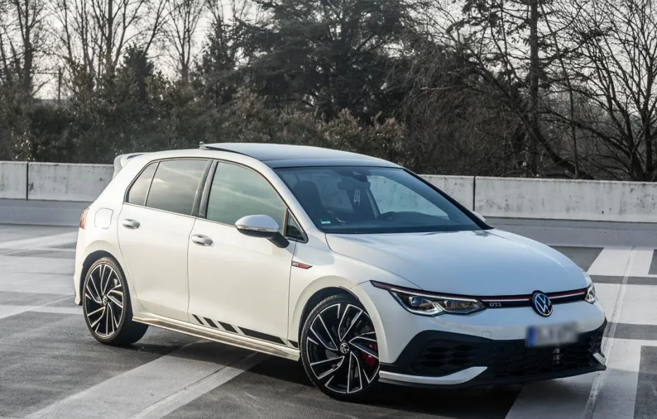 huur Volkswagen Golf 8 GTI Clubsport 1