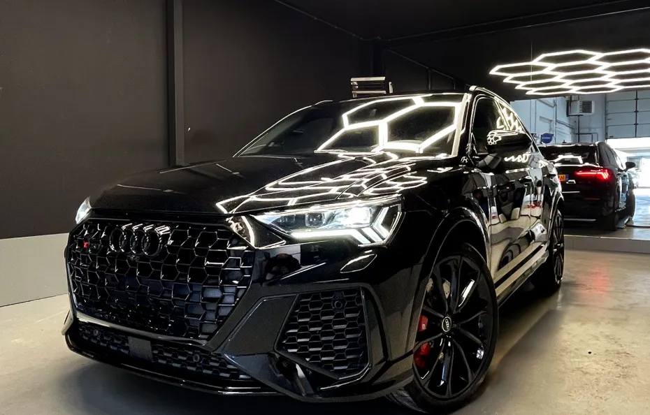 huur Audi RSQ3 1