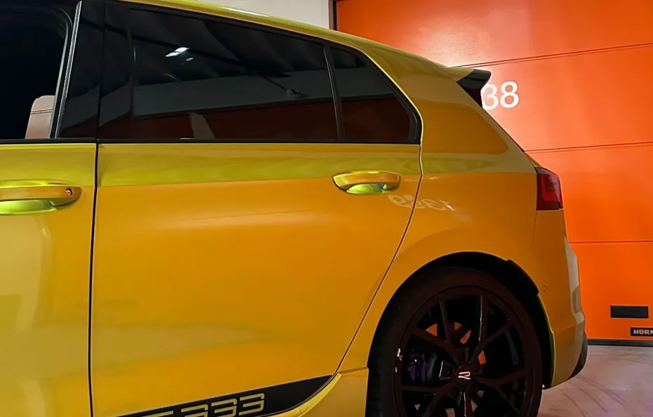 huur Volkswagen Golf 8R 333 Edition 1