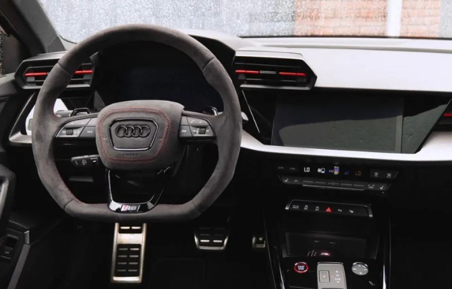 huur Audi RS3 Sportback 1