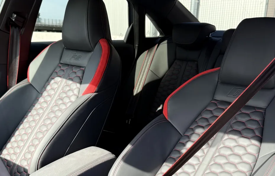 huur Audi RS3 2025 Performance 1