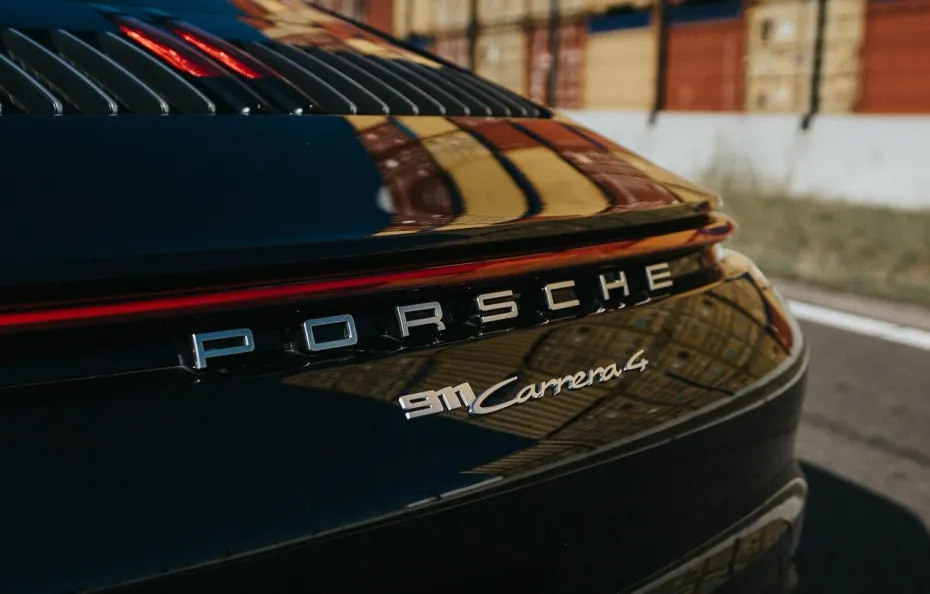 huur Porsche Carrera 992 1