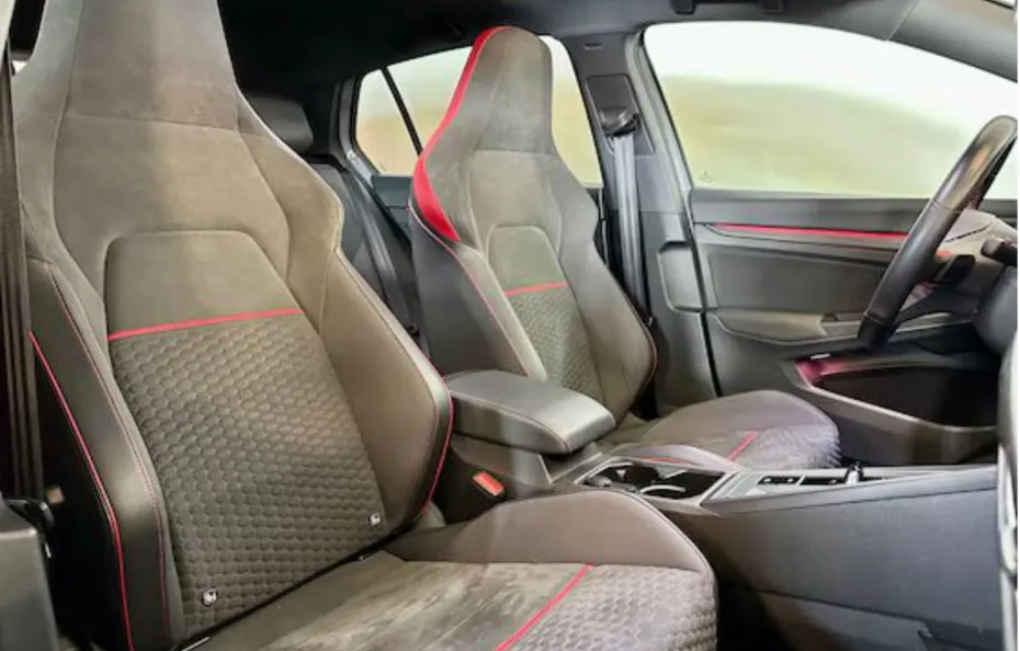 huur Volkswagen Golf 8 GTI Clubsport