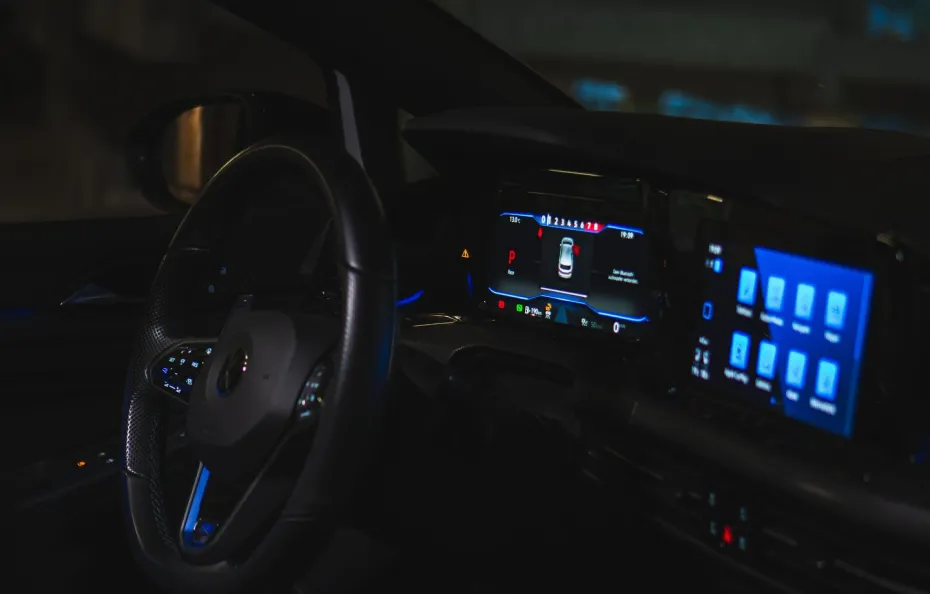 huur Volkswagen Golf 8R 1