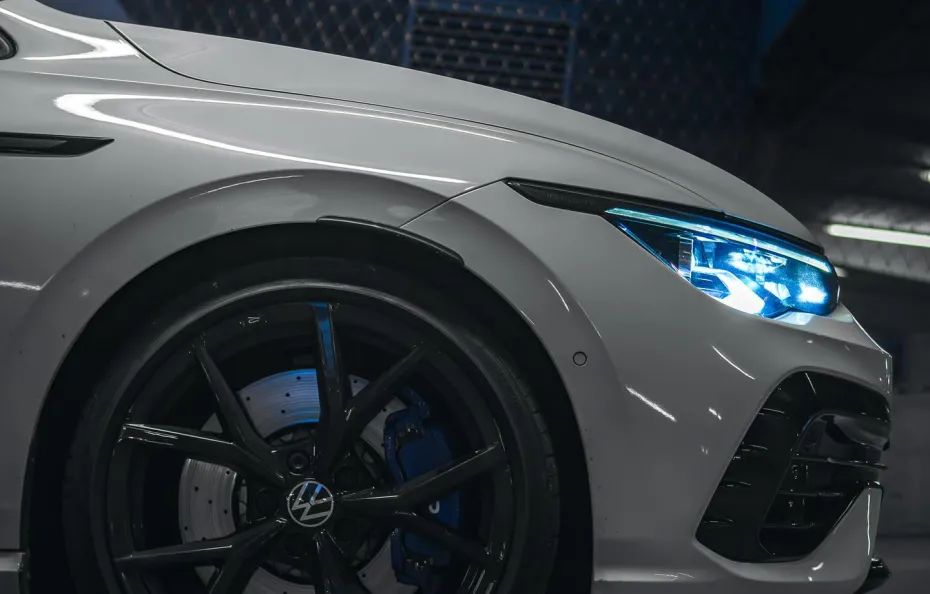 huur Volkswagen Golf 8R 1