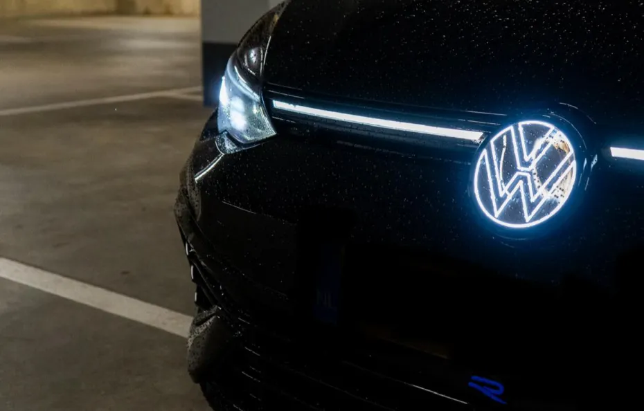 huur Volkswagen Golf 8R 1