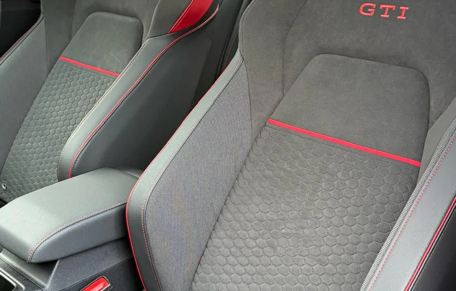 huur Volkswagen Golf 8.5 GTI Clubsport 1