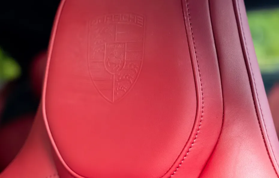 huur Porsche Taycan 1