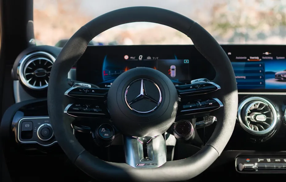 huur Mercedes Benz A45s AMG (2025)