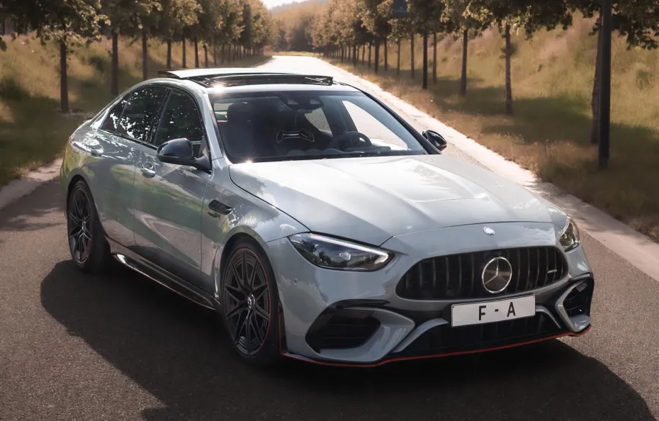 huur Mercedes Benz C63s AMG F1