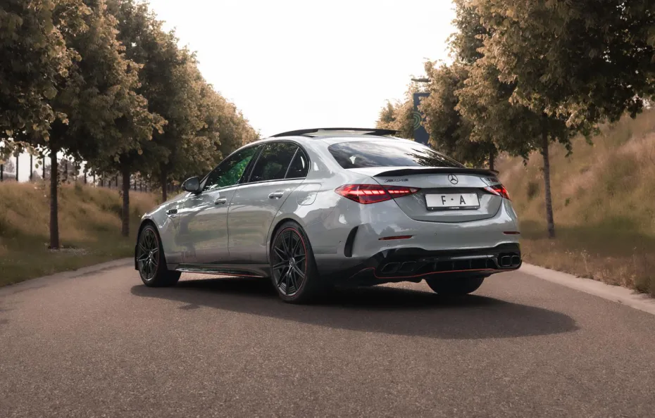 huur Mercedes Benz C63s AMG F1