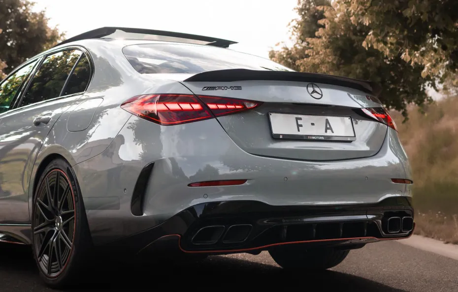 huur Mercedes Benz C63s AMG F1