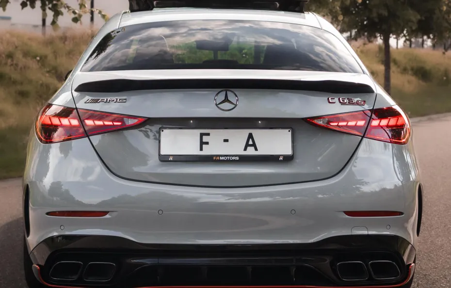 huur Mercedes Benz C63s AMG F1