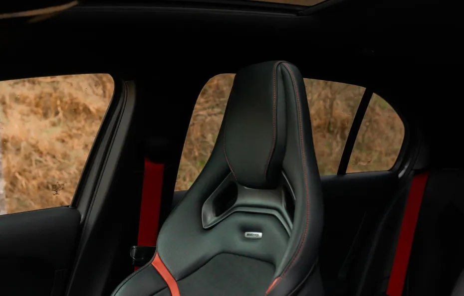 huur Mercedes Benz A45s AMG