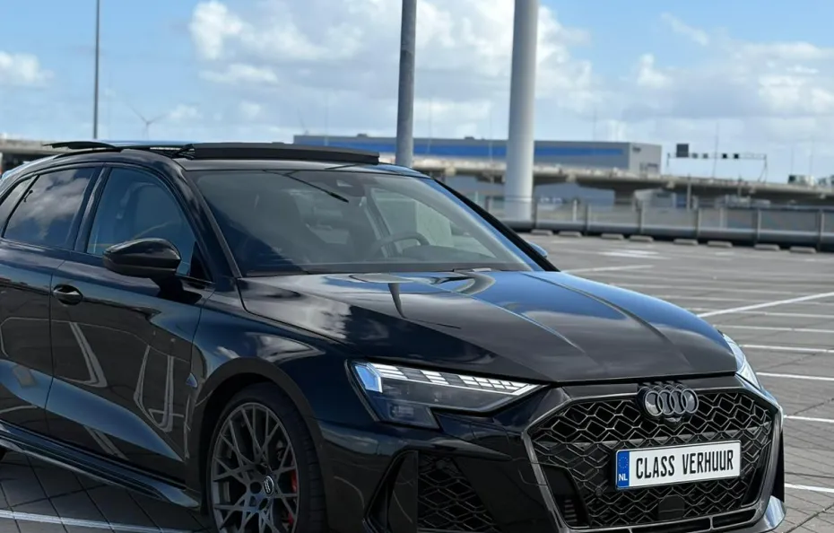 huur Audi RS3 Sportback (Kuipstoelen) 1