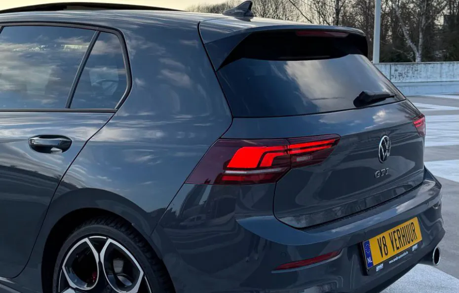 huur Volkswagen Golf 8.5 GTI 1