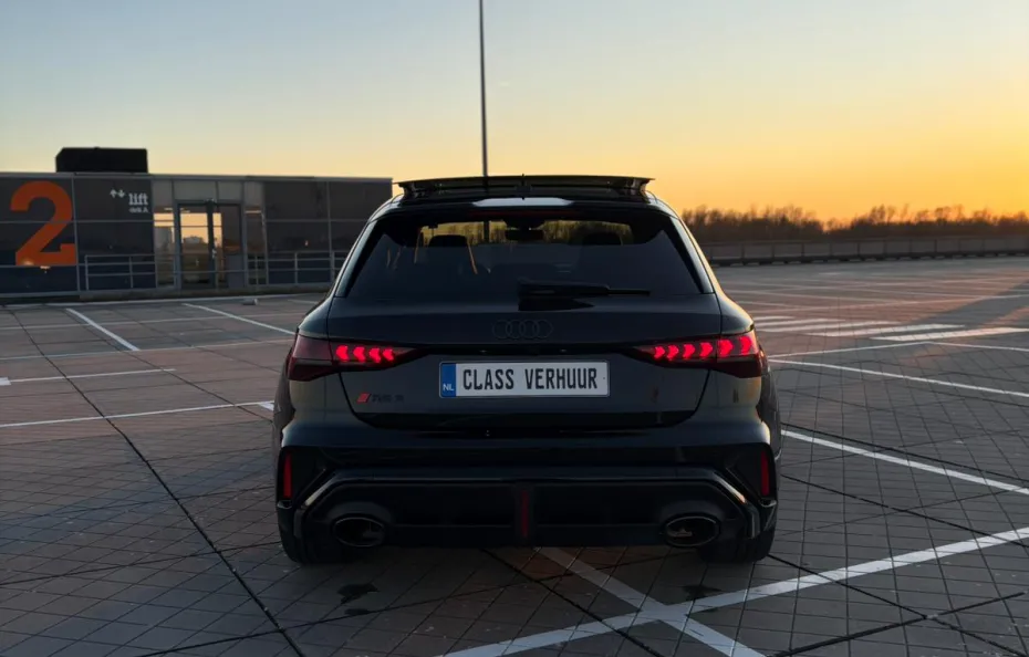huur Audi RS3 Sportback (2025) 1