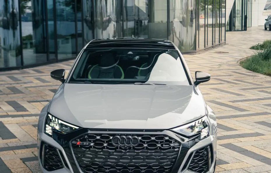 huur Audi RS3 Sportback 1