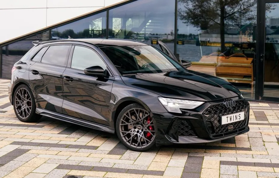 huur Audi RS3 Sportback (Kuipstoelen) 1