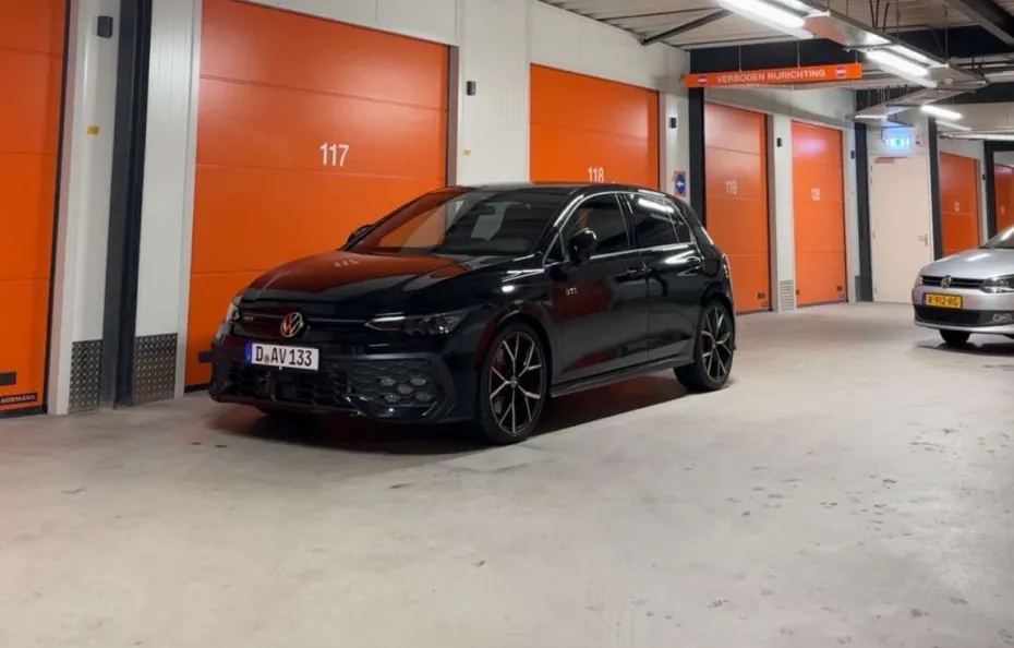 huur Volkswagen Golf 8.5 GTI 1