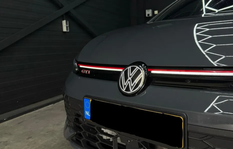 huur Volkswagen Golf 8.5 GTI 1