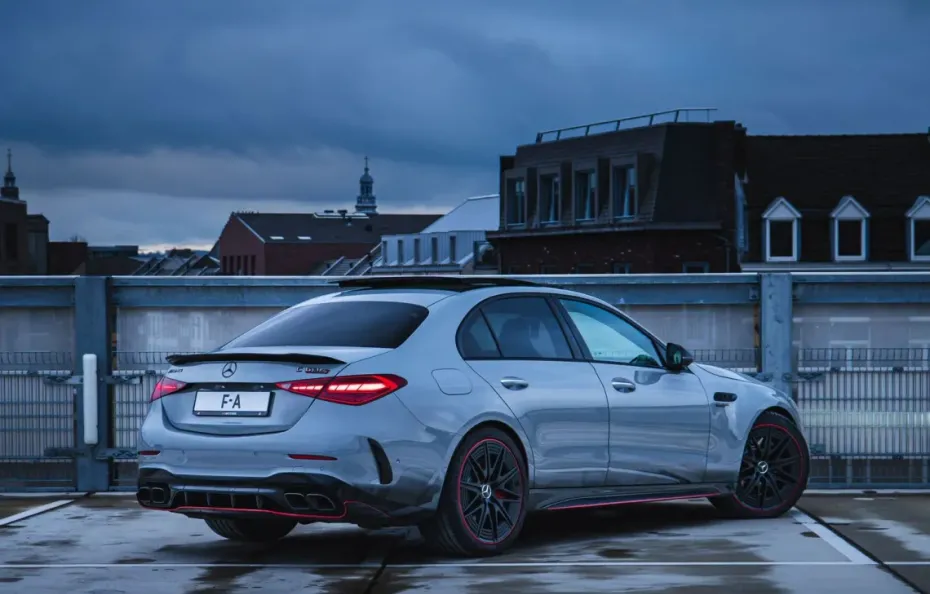 huur Mercedes Benz C63s AMG F1 1