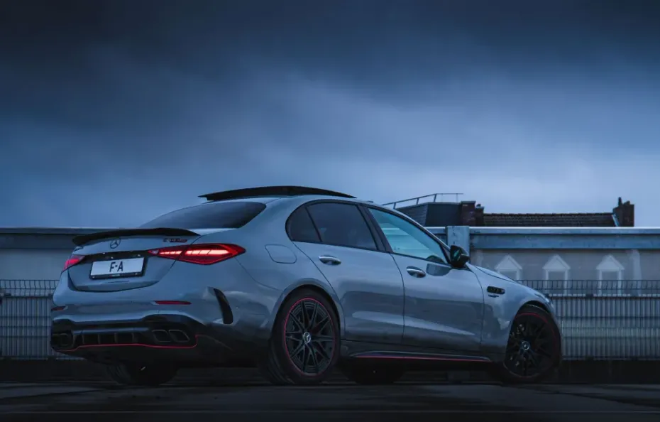 huur Mercedes Benz C63s AMG F1 1