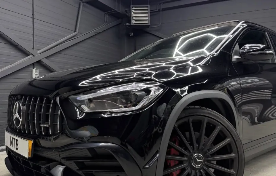 huur Mercedes Benz GLA45s AMG 1