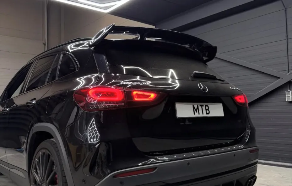 huur Mercedes Benz GLA45s AMG 1