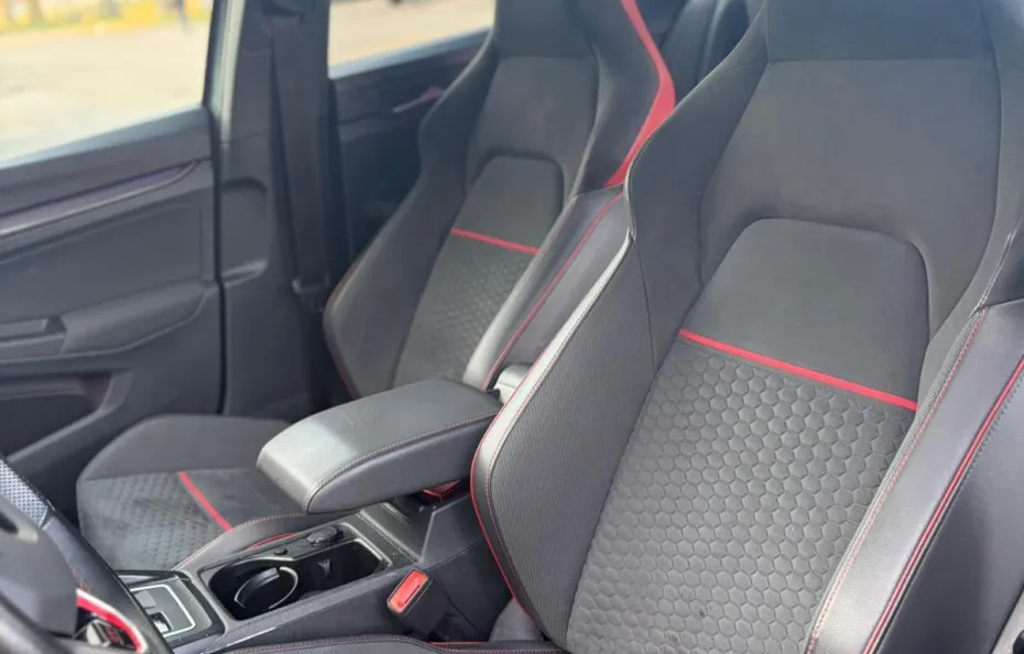 huur Volkswagen Golf 8 GTI Clubsport