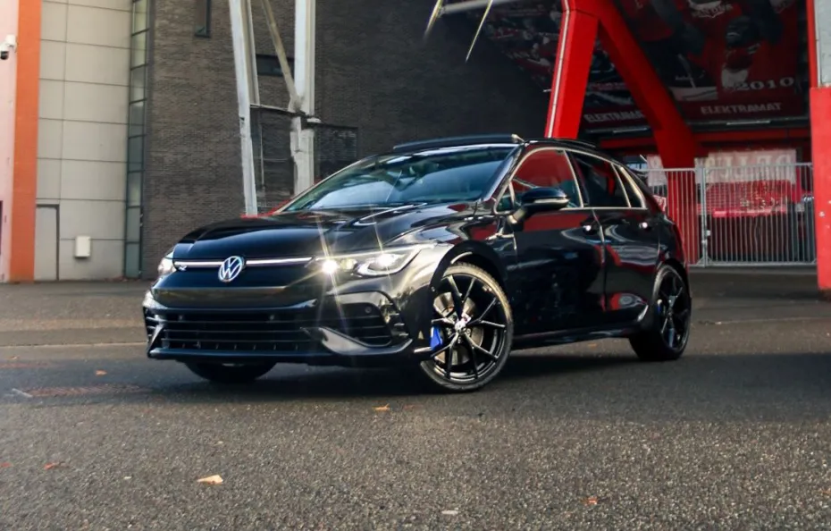 huur Volkswagen Golf 8R Performance 1