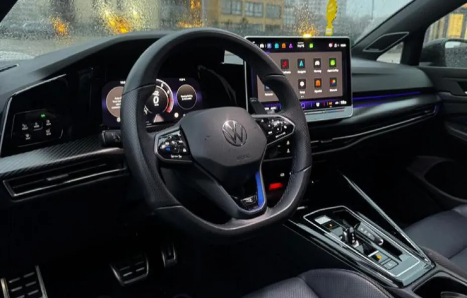 huur Volkswagen Golf 8.5R Black Edition