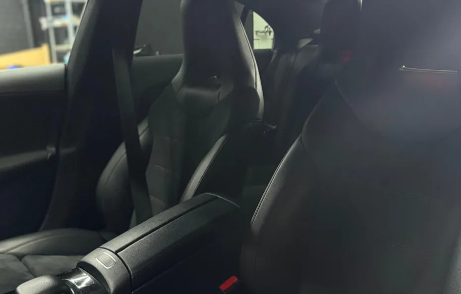 huur Mercedes Benz CLA220